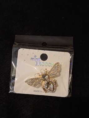 MINT Gold Bee Brooch with Accents and Clear Crystals